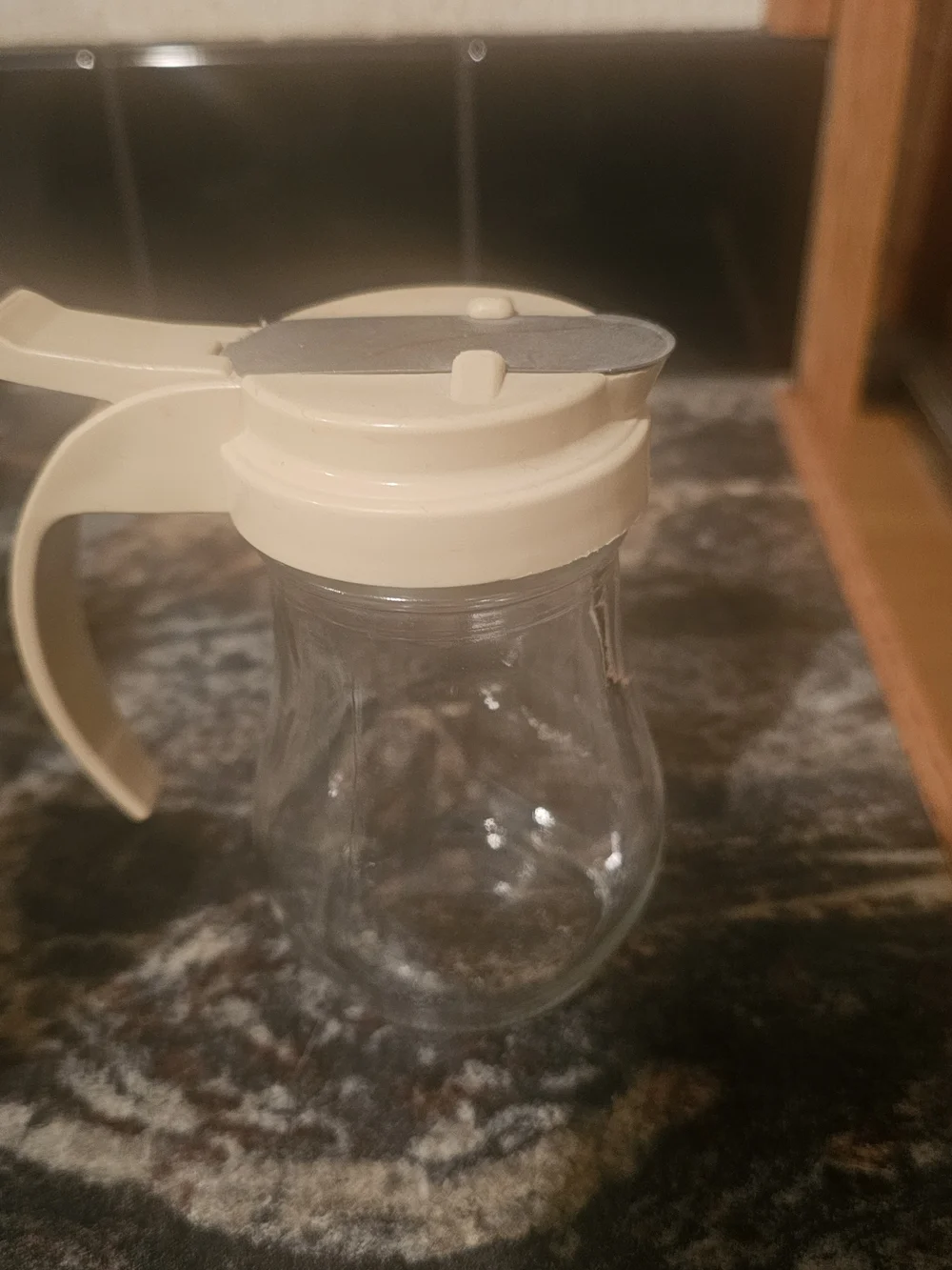 Cream Pour-Top Glass Syrup Dispenser - Easy-Pour Lid